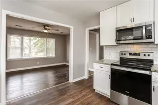 811 Dennis Dr, Forest Park, GA 30297 - Photo 8