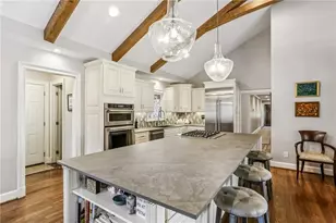 7265 Hunters Branch Dr, Atlanta, GA 30328 - Photo 10