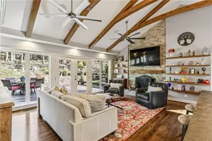 7265 Hunters Branch Dr, Atlanta, GA 30328 - Photo 18