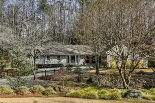 7265 Hunters Branch Dr, Atlanta, GA 30328 - Photo 4