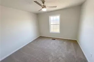 266 Lambert Overlook Cir, Carrollton, GA 30117 - Photo 10