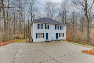 2950 Bridge Dr, Gainesville, GA 30506 - Photo 2