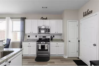 7404 Blue Jay Way, Union City, GA 30291 - Photo 14