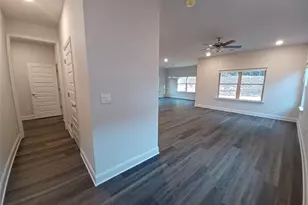 266 Magnolia Villas Dr, Cornelia, GA 30531 - Photo 4