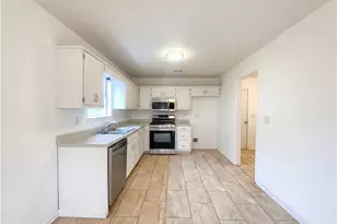 10454 Irongate Ln, Jonesboro, GA 30238 - Photo 2