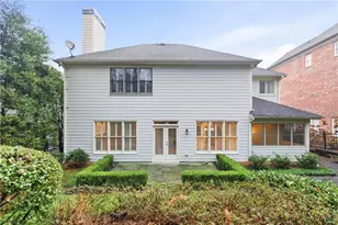 3194 Windsor Lake Dr NE, Atlanta, GA 30319 - Photo 6