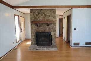 400 Cottonwood Dr, Woodstock, GA 30189 - Photo 4