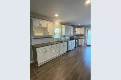 1833 Phillips Avenue, East Point, GA 30344 - Photo 4