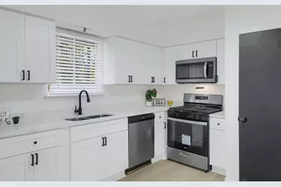 8878 Burnham Way, Jonesboro, GA 30238 - Photo 10