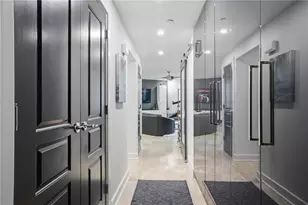 700 Park Regency Pl NE, Atlanta, GA 30326 - Photo 2