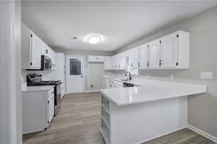 1722 Luther Bailey Rd, Senoia, GA 30276 - Photo 4