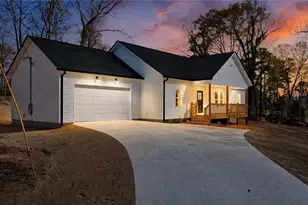 105 Keisha Ln, Calhoun, GA 30701 - Photo 2