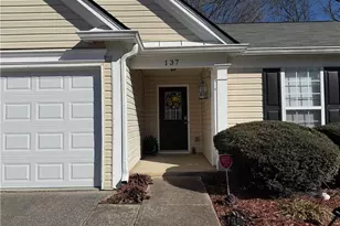 137 Park Forest Dr NW, Kennesaw, GA 30144 - Photo 2