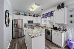 925 Pierce Ivy Ct, Lawrenceville, GA 30043 - Photo 12