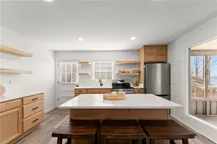 3655 Lodgehaven Cir, Gainesville, GA 30506 - Photo 2