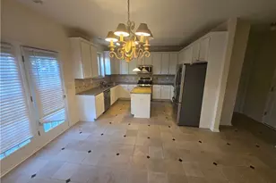 2206 Creekway Dr, Marietta, GA 30066 - Photo 10