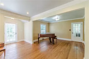 2367 Ridgeway Ave, Atlanta, GA 30337 - Photo 10