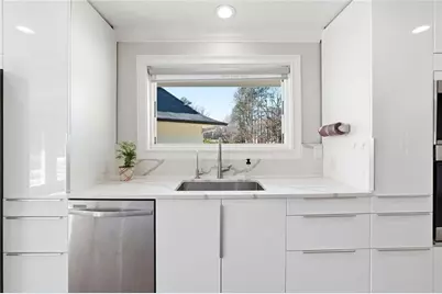 6179 Windsong Way, Smoke Rise, GA 30087 - Photo 18