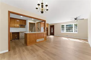 1051 Camellia Dr, Marietta, GA 30062 - Photo 6