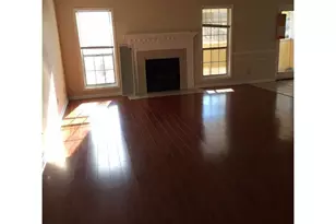 930 Misty Creek Ct, Lawrenceville, GA 30043 - Photo 2