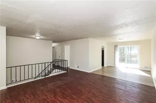 370 Valiant Ln, Riverdale, GA 30274 - Photo 4