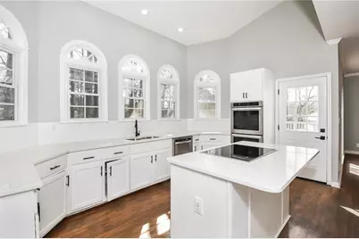 730 Redlion Run, Johns Creek, GA 30022 - Photo 8