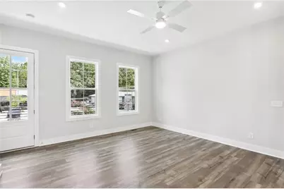 138 Chestnut Circle #6, Atlanta, GA 30342 - Photo 6