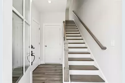 138 Chestnut Circle #6, Atlanta, GA 30342 - Photo 2