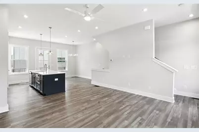 138 Chestnut Circle #6, Atlanta, GA 30342 - Photo 8