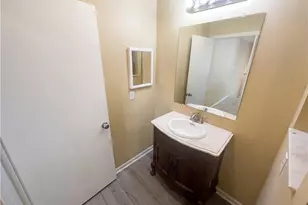 27 Chaumont Square NW, Atlanta, GA 30327 - Photo 14