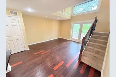 27 Chaumont Square NW, Atlanta, GA 30327 - Photo 4