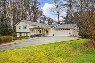 7290 Hunters Branch Dr, Sandy Springs, GA 30328 - Photo 2