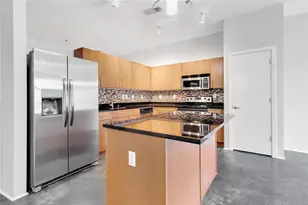 560 Dutch Valley Rd NE, Atlanta, GA 30324 - Photo 8