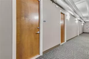 560 Dutch Valley Rd NE, Atlanta, GA 30324 - Photo 2