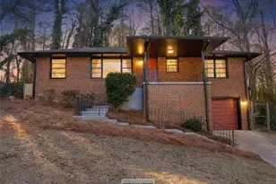 2756 Oldknow Dr NW, Atlanta, GA 30318 - Photo 2