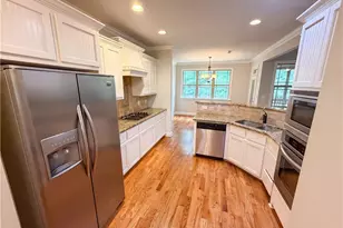 212 Westwind Dr, Newnan, GA 30263 - Photo 2