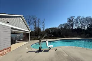 3805 Oxford Cir, Doraville, GA 30340 - Photo 14