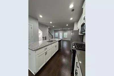 3805 Oxford Circle, Doraville, GA 30340 - Photo 6