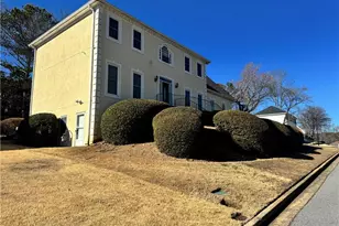 9220 Mackinac Dr, Johns Creek, GA 30022 - Photo 4