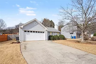 220 Hayward Ln, Lawrenceville, GA 30044 - Photo 2