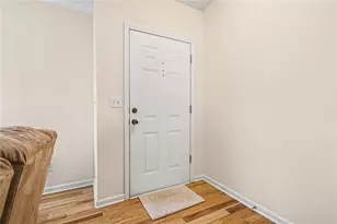 220 Hayward Ln, Lawrenceville, GA 30044 - Photo 4