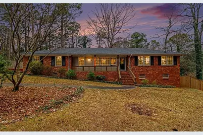 645 Oak Hill Circle, Stone Mountain, GA 30083 - Photo 2