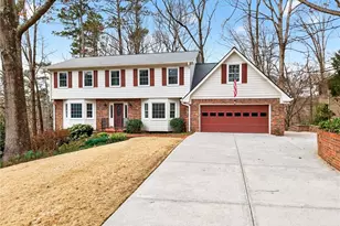 1663 Huntingford Dr, Marietta, GA 30068 - Photo 2