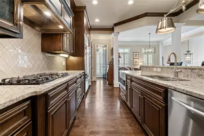 9056 Riverbend Manor, Alpharetta, GA 30022 - Photo 8