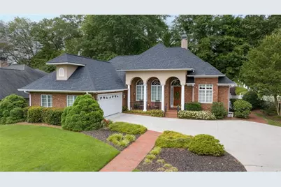 311 Vinings Walk NW, Gainesville, GA 30501 - Photo 2