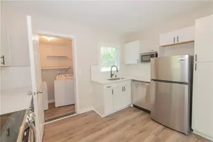 525 Baker Cir NW, Atlanta, GA 30318 - Photo 10