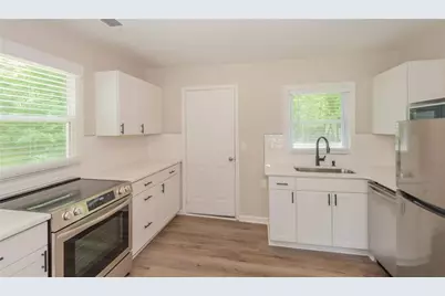 525 Baker Circle NW, Atlanta, GA 30318 - Photo 10