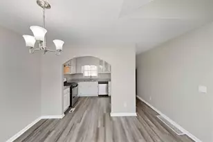 121 Wilson Cir, Carrollton, GA 30117 - Photo 8