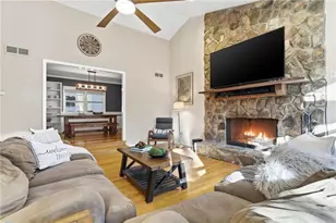 505 Periwinkle Dr, Roswell, GA 30075 - Photo 4