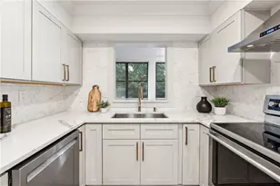 107 La Rue Pl NW, Atlanta, GA 30327 - Photo 6